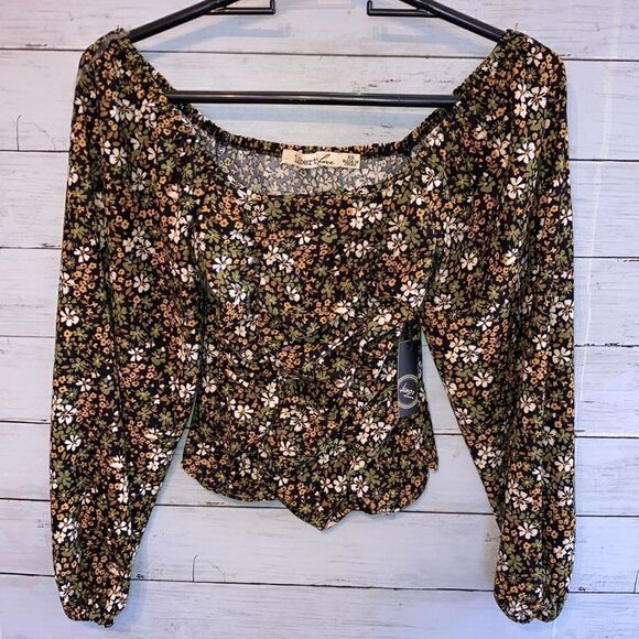 Liberty Love Tops - Women’s Liberty Love Cropped Ruched Front Long Sleeve Blouse Shirt Size XS